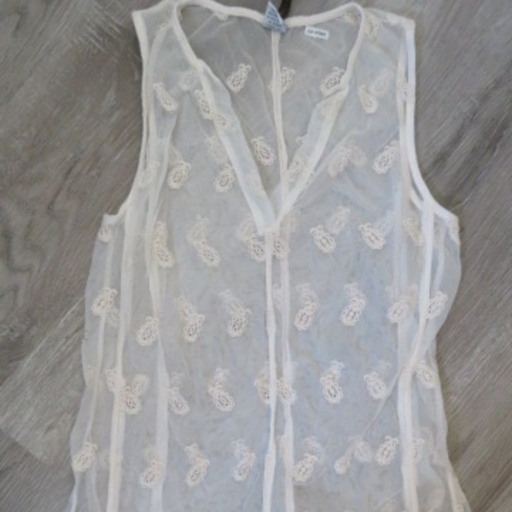 XCVI Sheer Lacy Cream Tunic Top Small/Medium (K336)